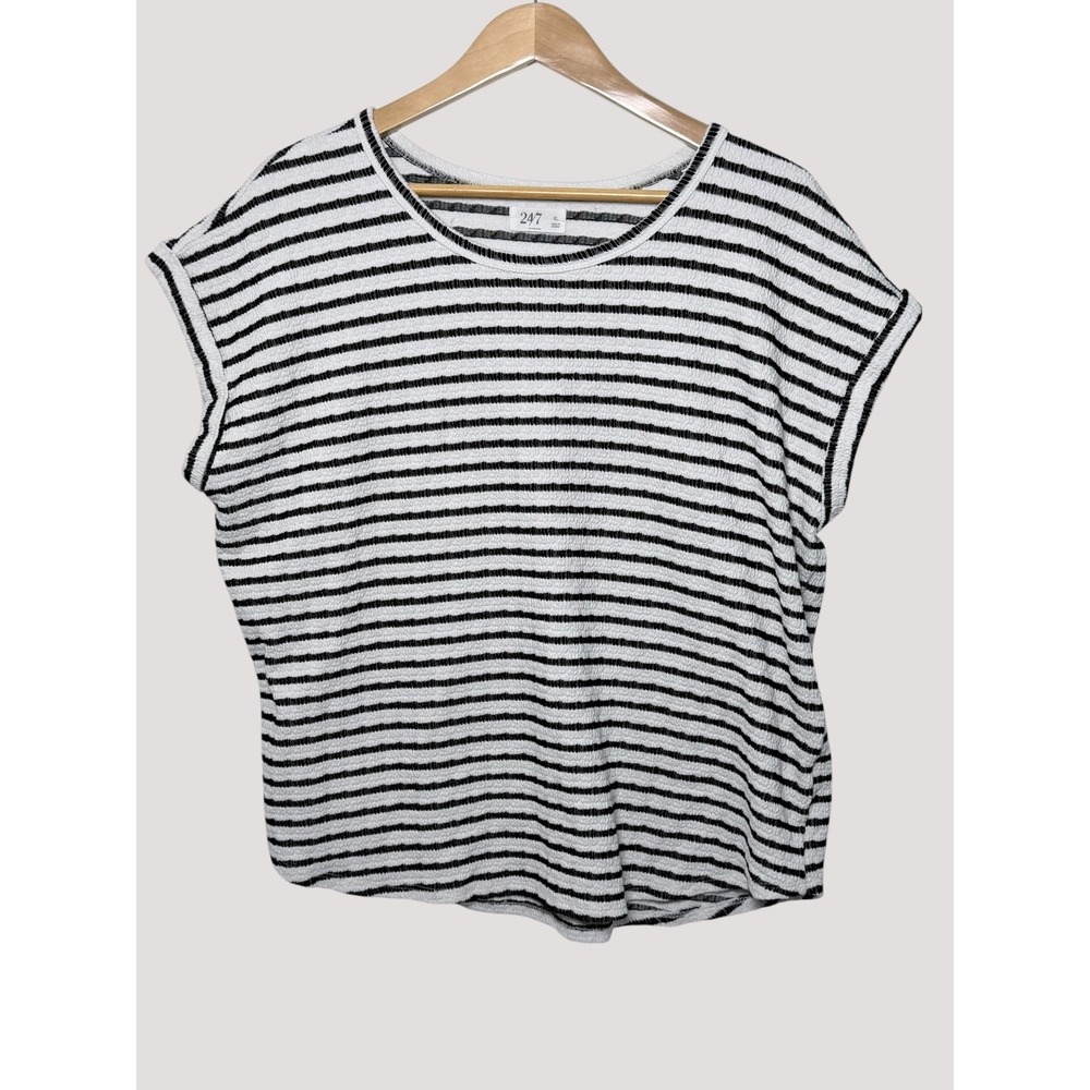 Maurices 24/7 Striped Top Women XL White Black Textured Cap Sleeve Crew Neck